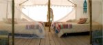 Je kunt slapen in een luxe tent of in een kamer